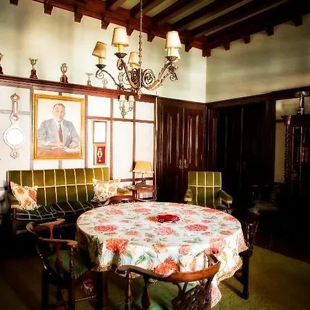 Palacio De Alojamento de Acomodação e Pequeno-almoço Rio Frio (Lisbon)